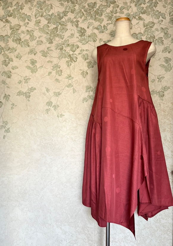 【着物リメイク】好奇心をそそる ハイセンスなワンピース 赤 