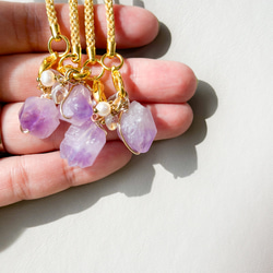 1154　シェルパール×ガーデンアメジスト　天然石　お守り　チャーム　蝶々 1154 シェルパール×ガーデンアメジスト 天然石 お守り チャーム 蝶々