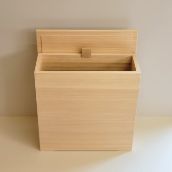 桐箱屋が作る　桐の米びつ(10㎏)　お米を長く美味しく味わいたい方へ　保管方法を変えてみませんか？ 5枚目の画像
