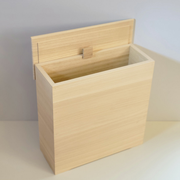 桐箱屋が作る　桐の米びつ(10㎏)　お米を長く美味しく味わいたい方へ　保管方法を変えてみませんか？ 4枚目の画像