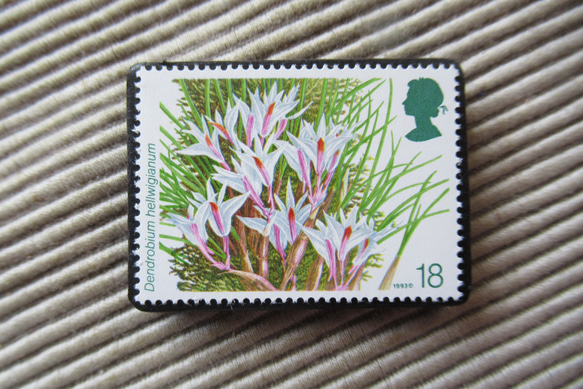 イギリス　切手ブローチ 9589 1枚目の画像