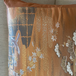 2563日本の御土産に！純金箔の豪華刺繍の袋帯で作った正絹クッションカバー 3枚目の画像
