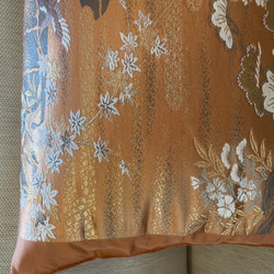 2563日本の御土産に！純金箔の豪華刺繍の袋帯で作った正絹クッションカバー 6枚目の画像