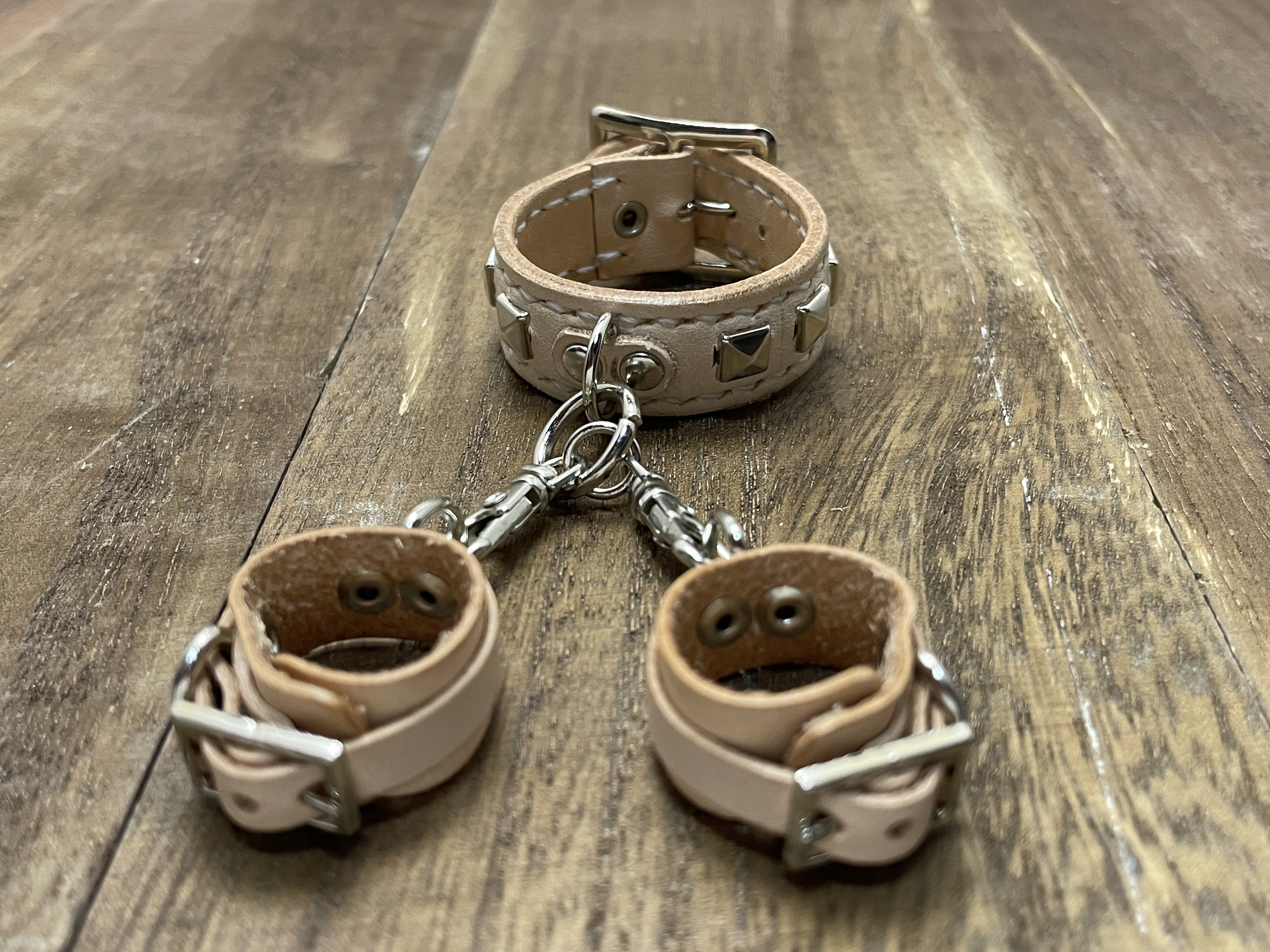 ミニ首輪&ミニ手枷チャーム　ピラミッド