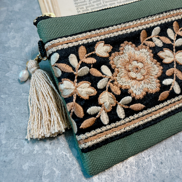 再販！▪️インド刺繍リボンのお財布ポーチ▪️ハンドメイド・やりくりポーチ・財布・長財布・母の日 2枚目の画像