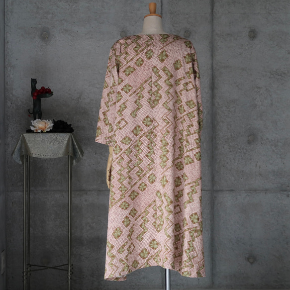 絹のワンピース/フリーサイズ　 kimono　着物リメイク 5枚目の画像