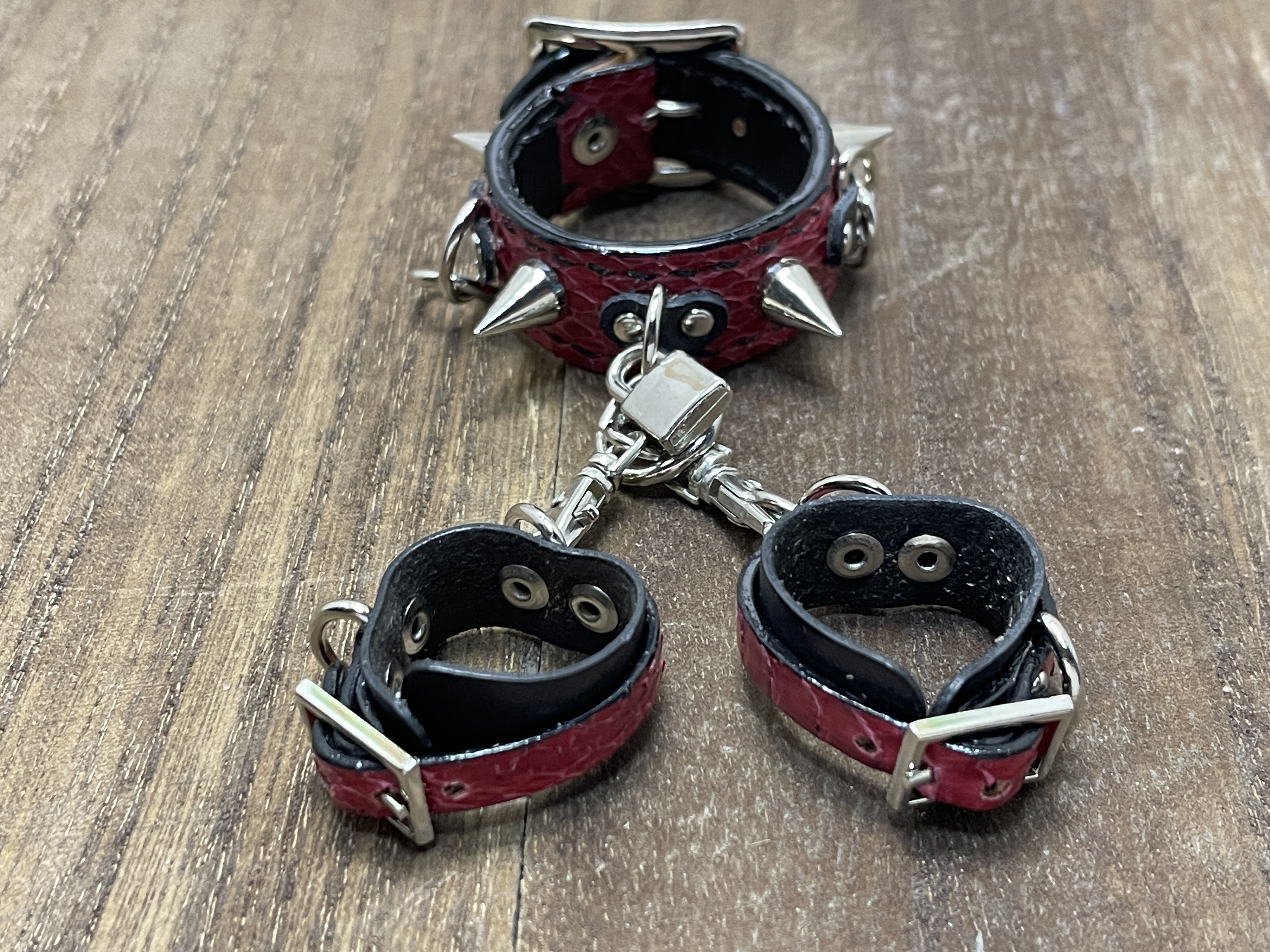 パイソンのミニ首輪&ミニ手枷チャーム　スパイク