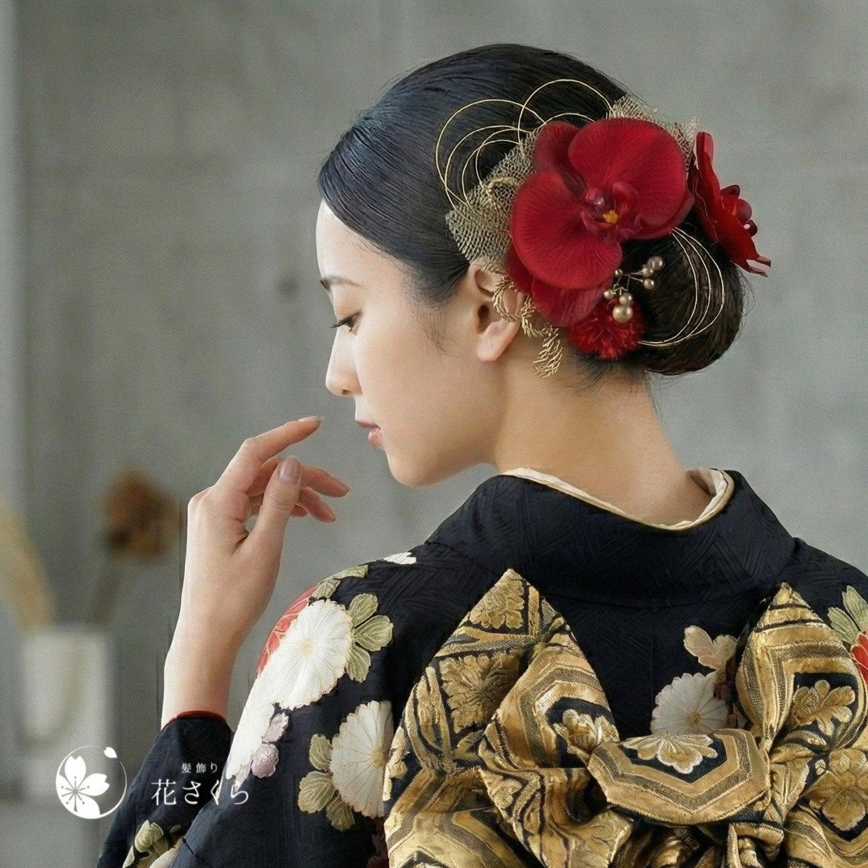 ベルベット胡蝶蘭の髪飾り　結婚式　深紅　成人式　花嫁　和装　振袖　卒業式　白無垢　色打掛　前撮り　着物　ヘッドドレス　赤