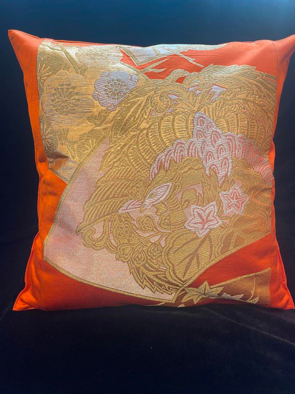 2576日本のお土産に！帯をリメイクした正絹クッションカバー40cm✖️40cm 2枚目の画像