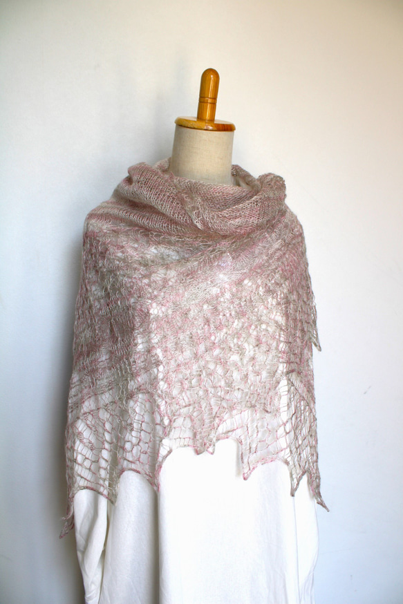 大判・超極細レースショール　モヘア・メリノ　さくらミックス(段染め) このショールは