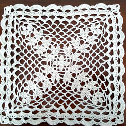 レース編み・キラキラ四角ドイリー（20×20） 6枚目の画像