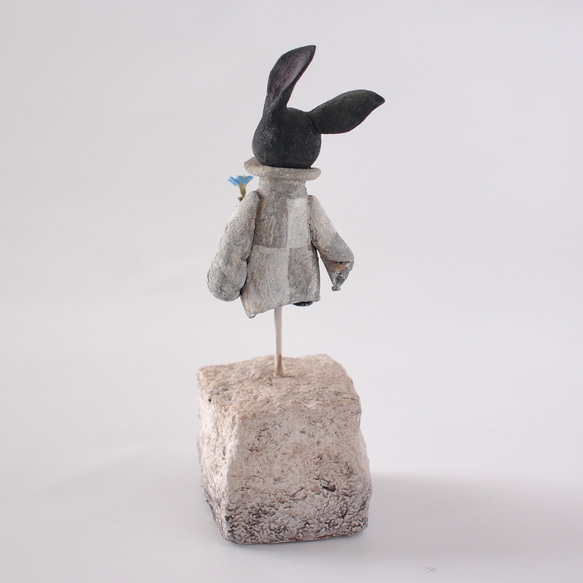 花與兔子－（雕塑） 第7張的照片