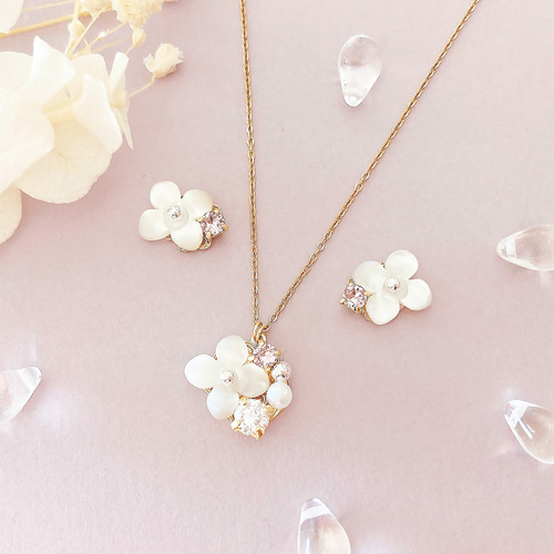 花モチーフ 18Kネックレスとピアスセット