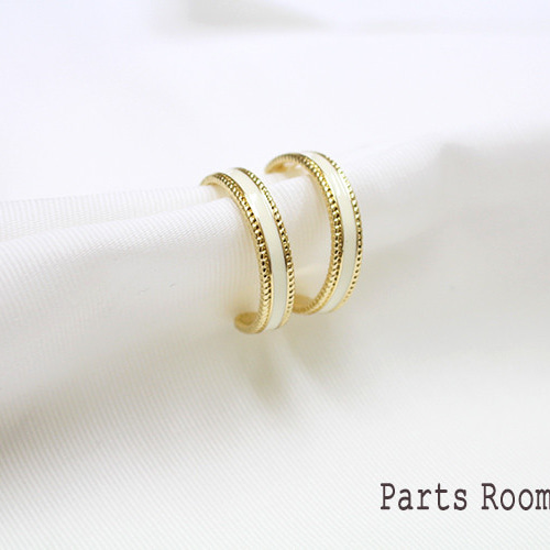 2個入】アンティークスタイルリングカラーフープピアス【オフホワイト  