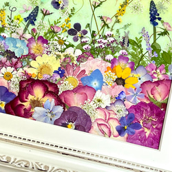 空に舞うお花のファンタジー　押し花アート額０6 3枚目の画像