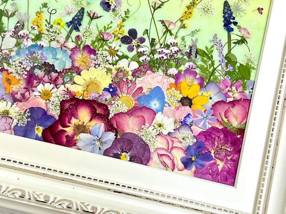 空に舞うお花のファンタジー　押し花アート額０6 3枚目の画像
