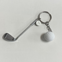 1個　イニシャル　アルファベット付き　ゴルフ キーホルダー ゴルフクラブ&ゴルフボール ハンドメイド カスタム パーツ 1枚目の画像