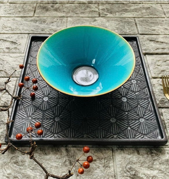 夏のトルコ青釉　中鉢（青×黒） 3枚目の画像