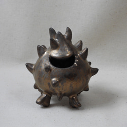 棘丸チビ金ちゃん陶製オブジェ 1枚目の画像