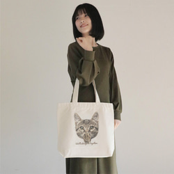 with NYAGO トートバッグ ［ ソラちゃん 肉球をペロペロするにゃ~。 1001 ］ 4枚目の画像