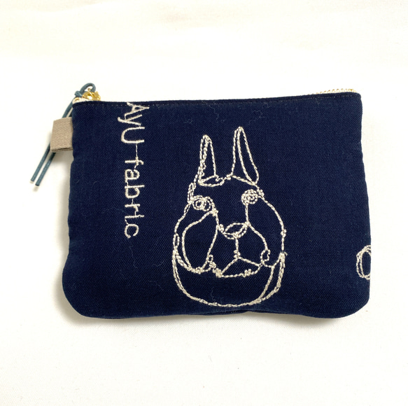 ＊ RABBIT  刺繍　ワイヤーアート フラットポーチ ＊　ネイビー 2枚目の画像