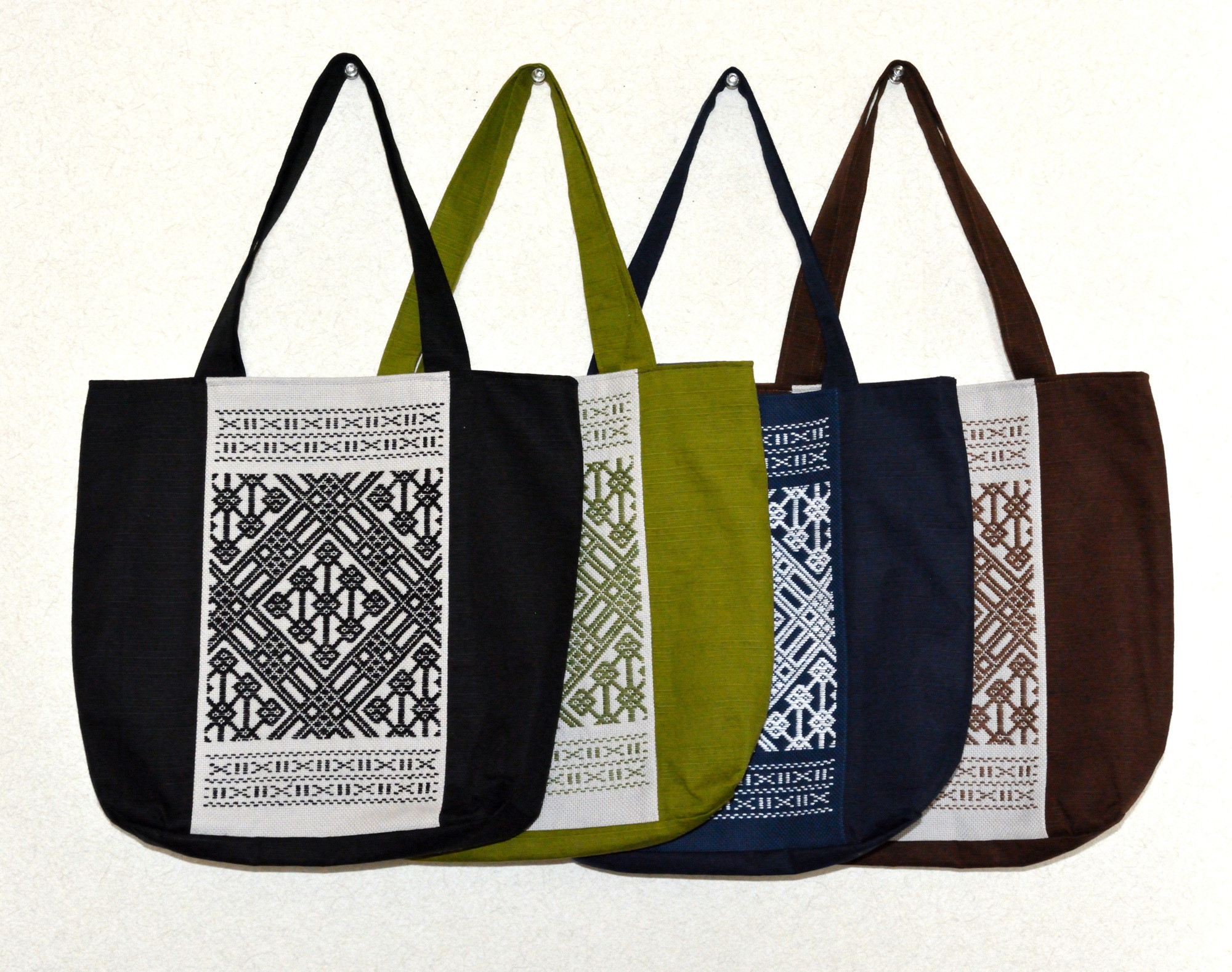 4色より選べる　こぎん刺し　トートバック 　磁気防止マグネットボタン付き   #153   ハンドメイド