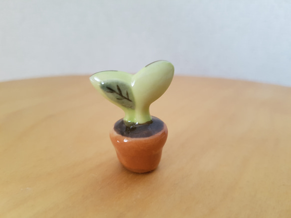 陶器製 デコレーション 置き物   芽が出たよ！ 新緑 新生活 2枚目の画像