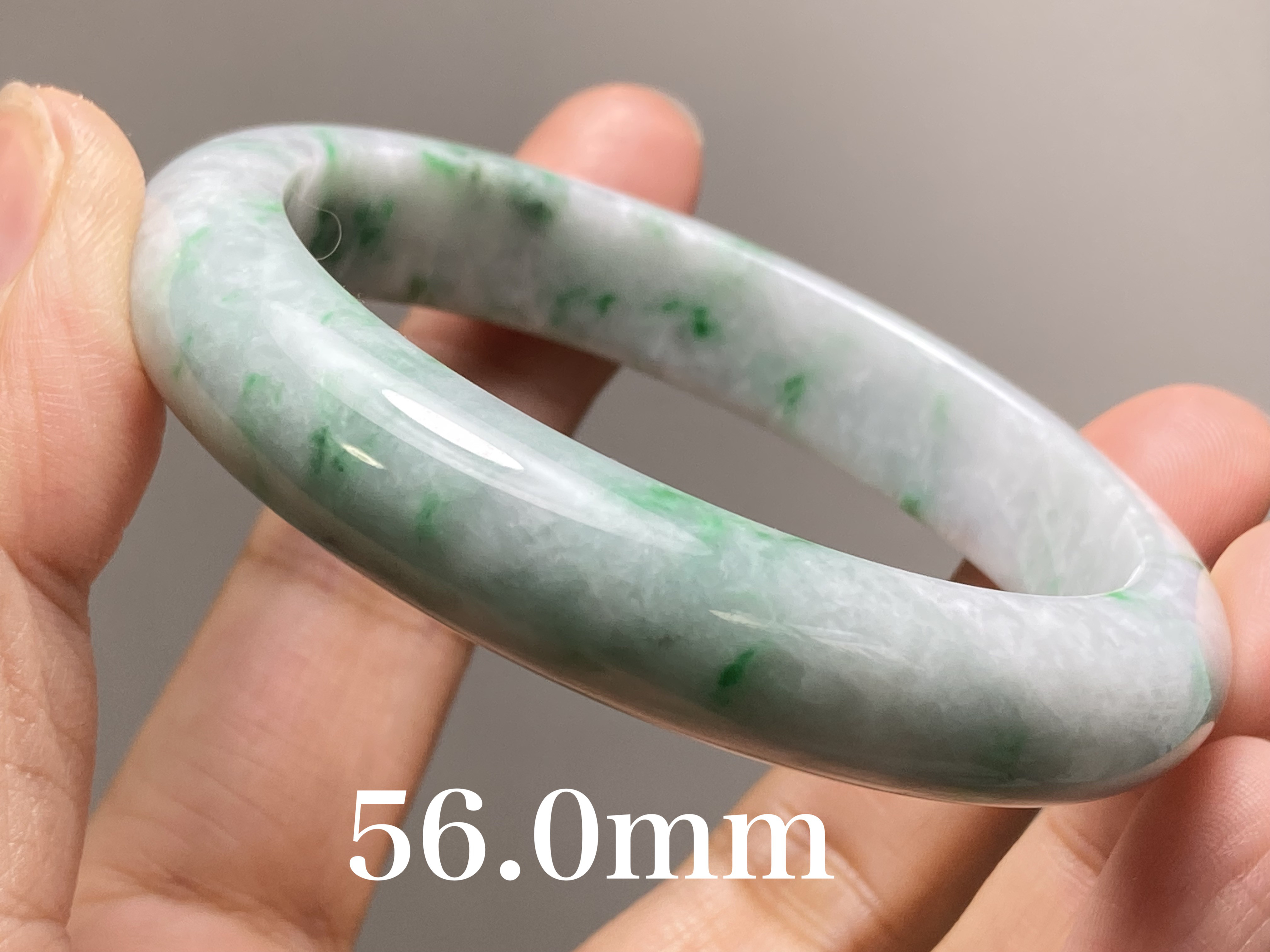 BG5-12 美品 花緑 56.0MM 真ん丸 ミャンマー産 天然本翡翠 バングル