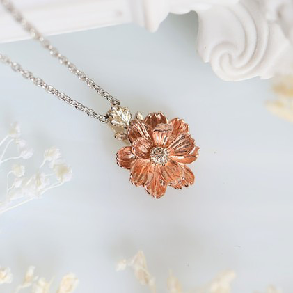 ふんわりコスモスのネックレス【受注生産】