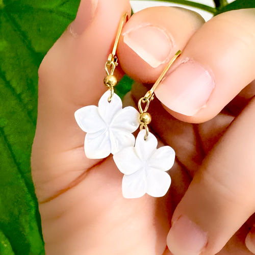 数量限定】高品質マザーオブパール❃プルメリアピアス/イヤリング