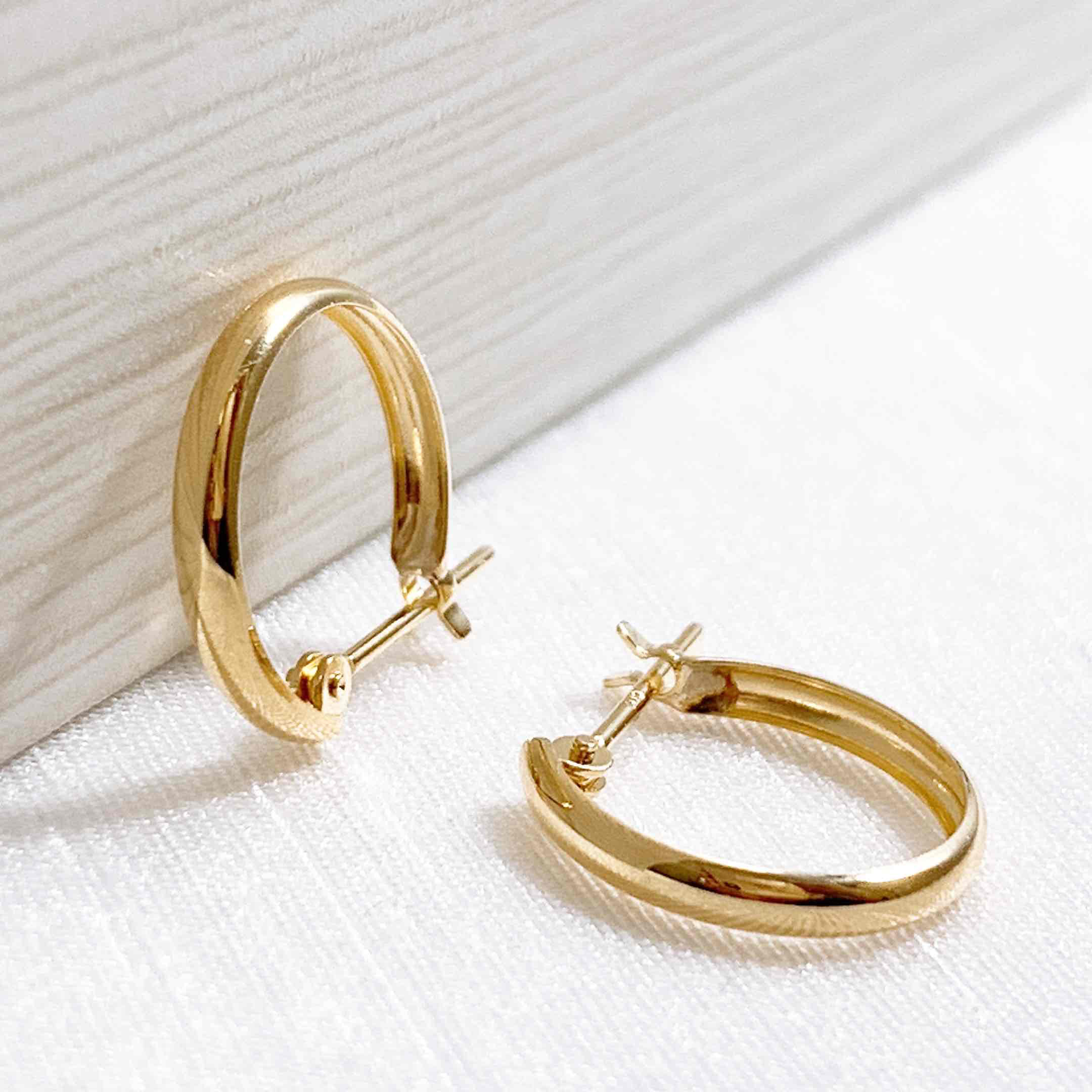 18金【2×10mm 甲丸フープピアス 】イエローゴールド 日本製 K18刻印入 ペア