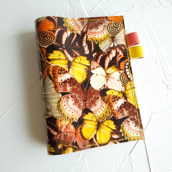 国産のエナメル牛革 手帳カバー 蝶々（文庫本A6ほぼ日手帳オリジナルサイズ) 5枚目の画像