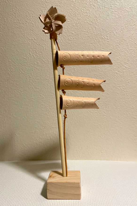 【新商品】ヌメ革で作られた鯉のぼり 3枚目の画像