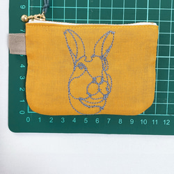 ＊ RABBIT  刺繍　ワイヤーアート ミニポーチ ＊　マスタード 7枚目の画像