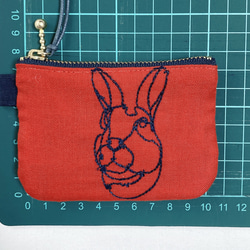 ＊ RABBIT  刺繍　ワイヤーアート ミニポーチ ＊　赤 6枚目の画像