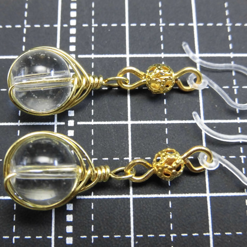 樹脂フック】ワイヤーラッピング水晶×透かしメタルボールのお洒落な