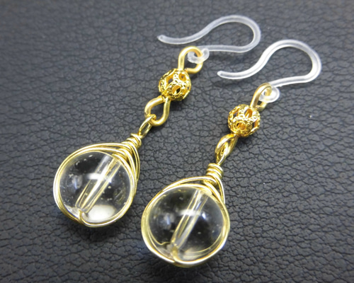 樹脂フック】ワイヤーラッピング水晶×透かしメタルボールのお洒落な