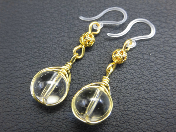 樹脂フック】ワイヤーラッピング水晶×透かしメタルボールのお洒落な