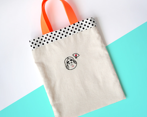 手刺繍 】えんぎもの おたふくバッグ [ B5サイズ / フラット