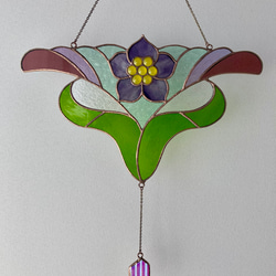 ステンドグラス  紫の花のサンキャッチャー 8枚目の画像