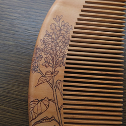 ライラック　手描き焼き絵　桃の木櫛 2枚目の画像