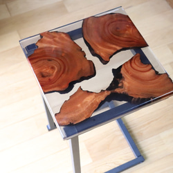 クリア×ケヤキ　レジンサイドテーブル 2枚目の画像
