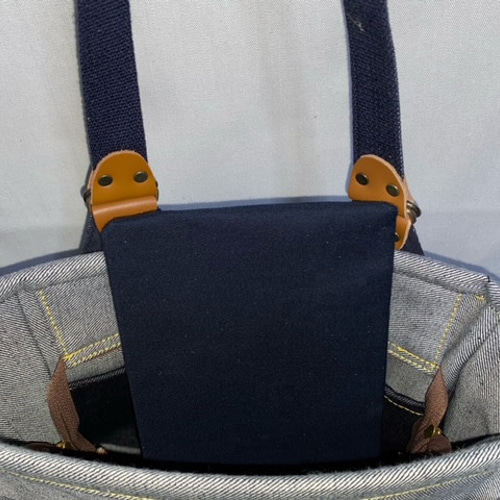 ☆ハンドメイド♪ ＊岡山デニム4way♪あおりバッグ ＊便利小物入れポーチ付き＊ ショルダーバッグ Marino 通販｜Creema(クリーマ)  17581804
