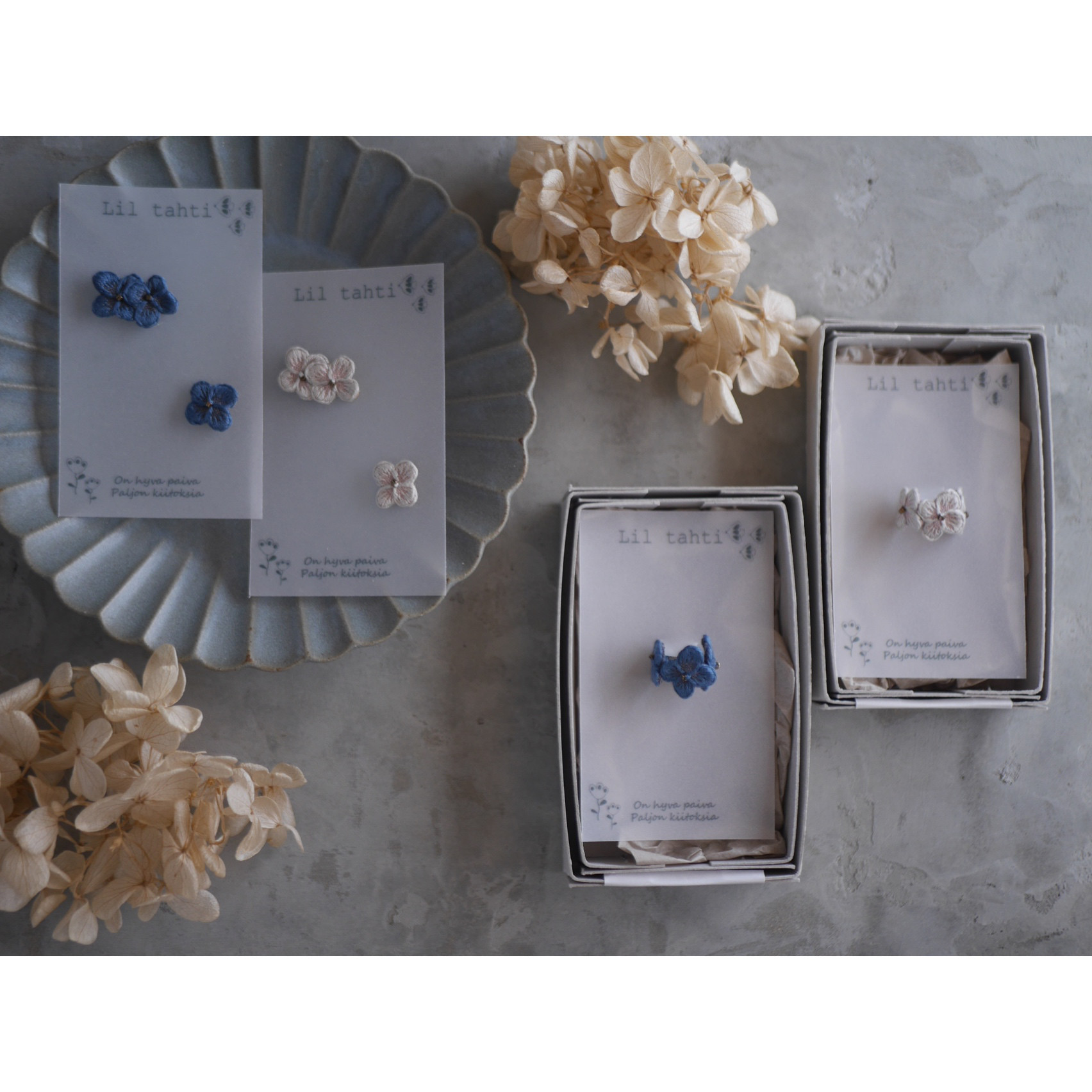 temari ajisai刺繍イヤーカフ(ネイビーブルー)【受注制作】