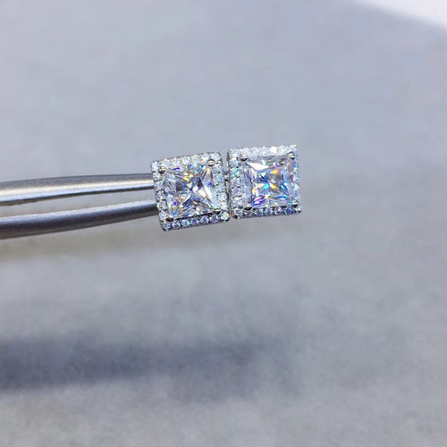 合計1カラット 】輝く モアサナイト ダイヤ ピアス K18WG ピアス 