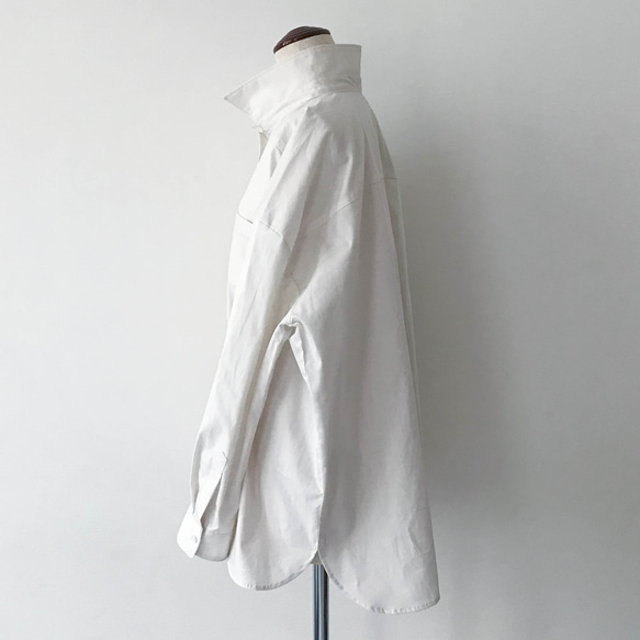 コエリブラウスPart2 ＜衿を立てて着るオーバーサイズシャツ＞ ～スモーキーホワイト～ 3枚目の画像