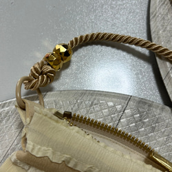 レディース フェミニン 上品 斜め掛けミニショルダー サコッシュ ベージュ ゴールド 5枚目の画像