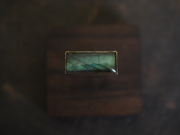 labradorite brass ring (kazesobae) 2枚目の画像