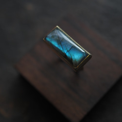 labradorite brass ring (kazesobae) 3枚目の画像