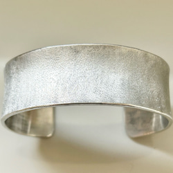 SV950】厚み0.7mmの極薄シルバーバングル（槌目&テクスチャー加工